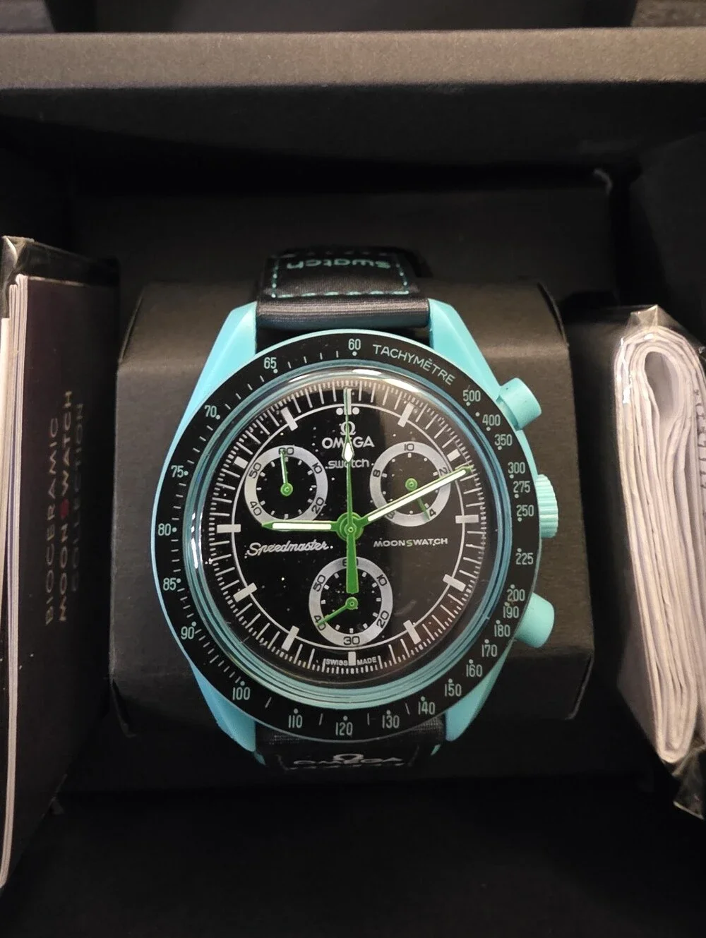 Bioceramic MoonSwatch Mission on Earth – Polar Lights